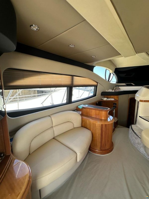 Azimut 46