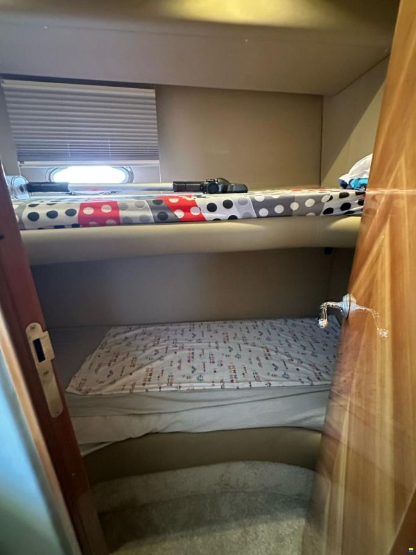Azimut 46