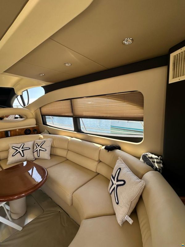 Azimut 46