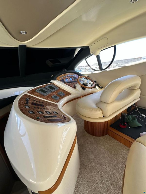 Azimut 46