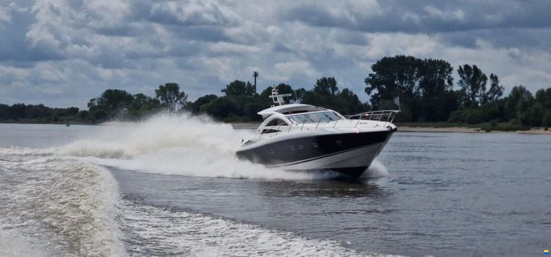 Sunseeker Predator 55