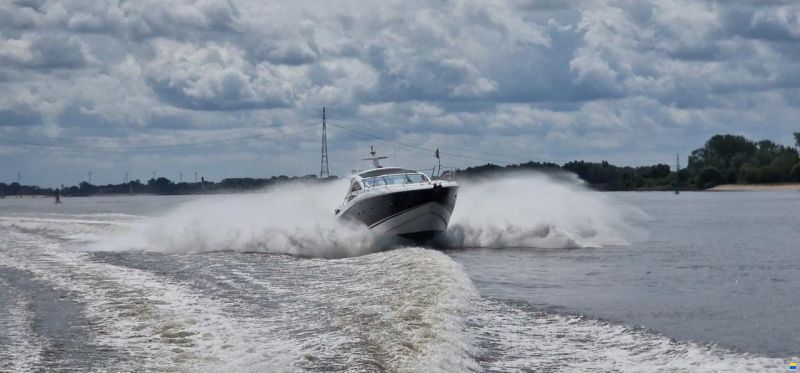Sunseeker Predator 55