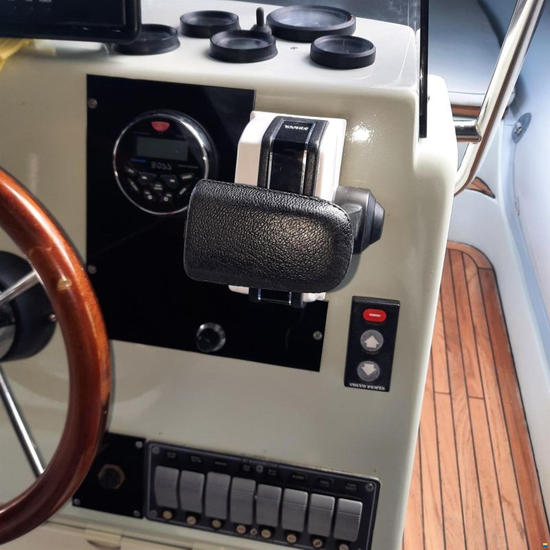 Trimarine 770 Cabin