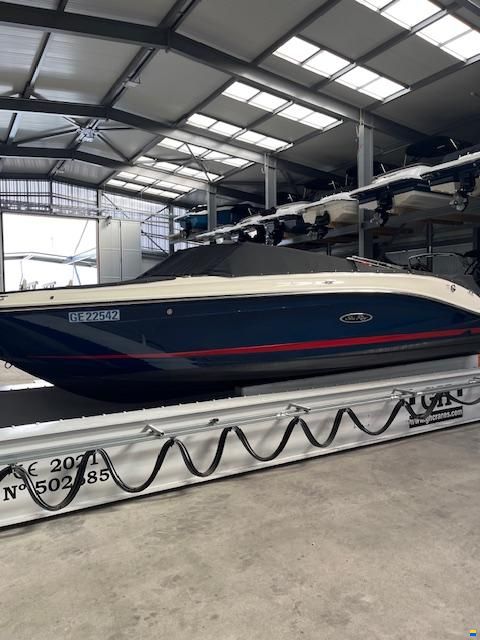 Sea Ray SPX 230