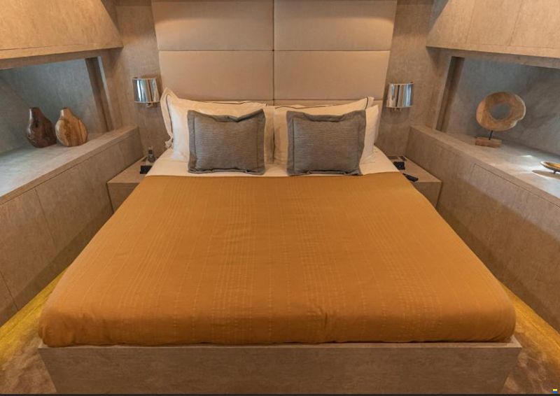 Leopard Yachts 31