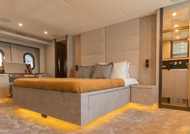 Leopard Yachts 31