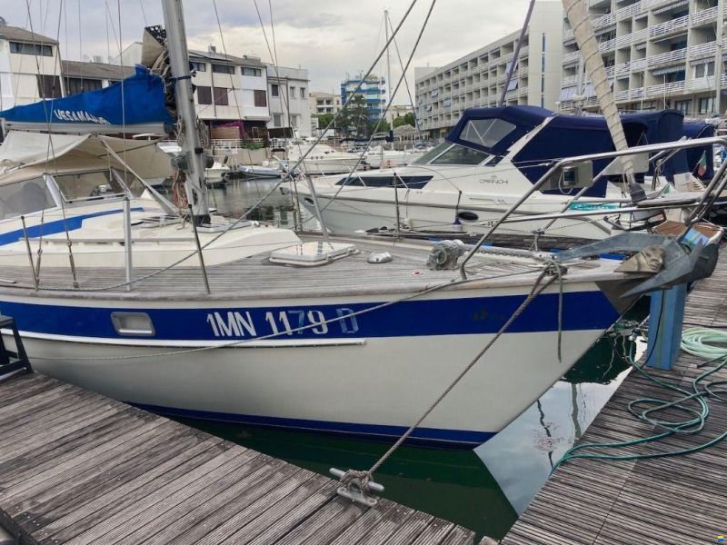 Hallberg-Rassy 352