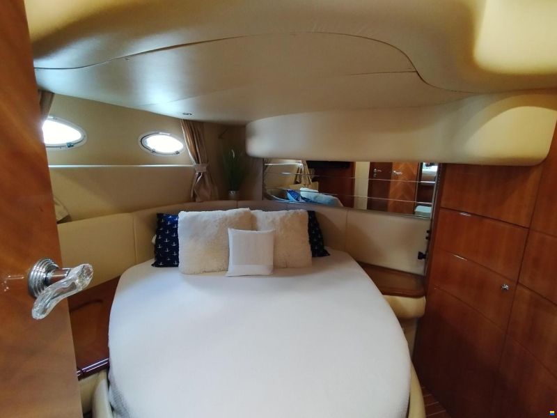 Azimut 46