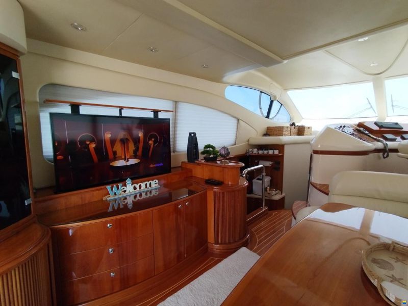 Azimut 46