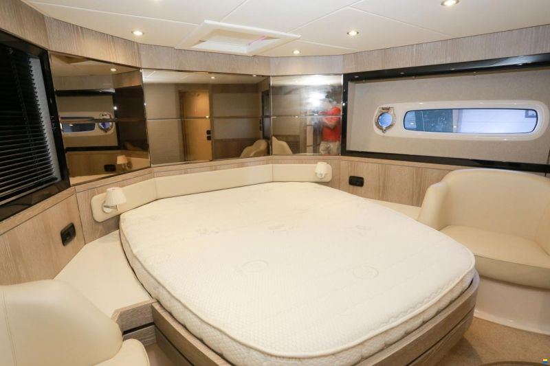 Azimut Magellano 53