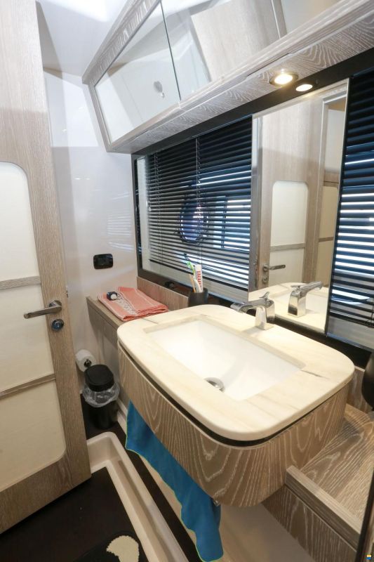 Azimut Magellano 53