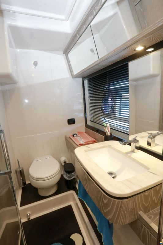 Azimut Magellano 53