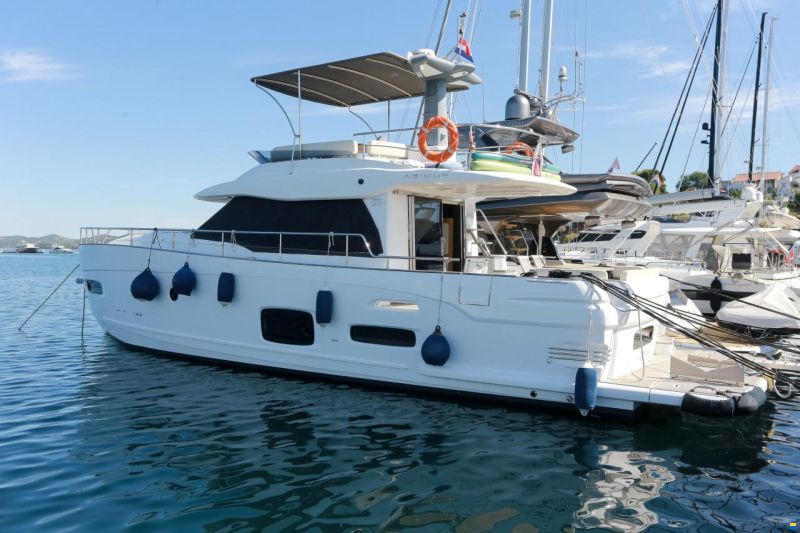 Azimut Magellano 53