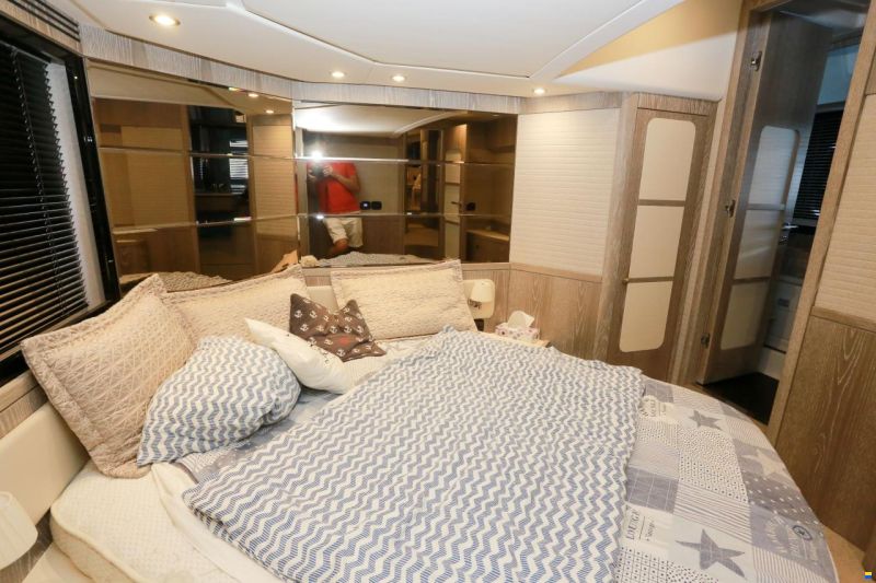 Azimut Magellano 53