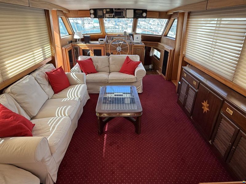 Hatteras 53