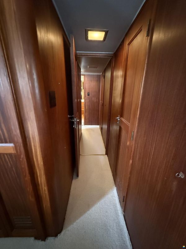 Hatteras 53