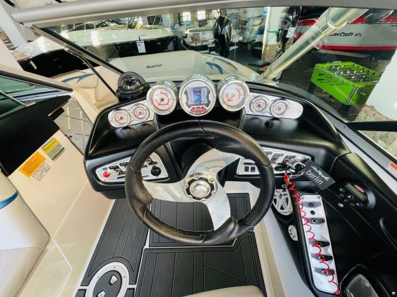 MasterCraft X2