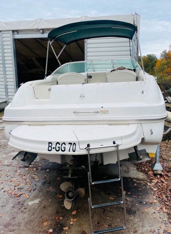 Sea Ray 225