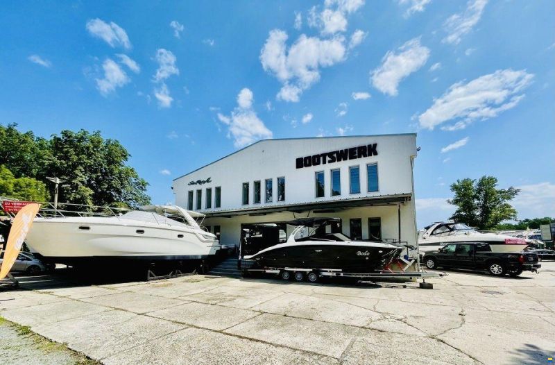 Sea Ray 225