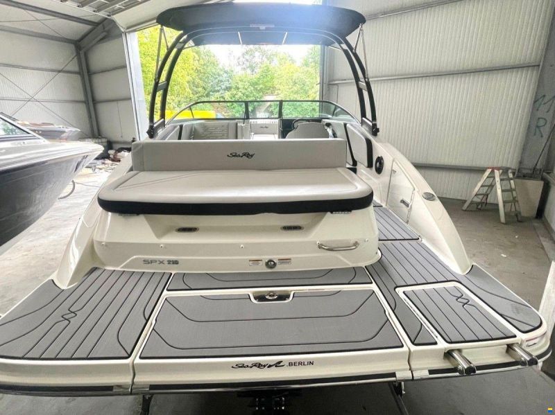 Sea Ray 210 SPXE