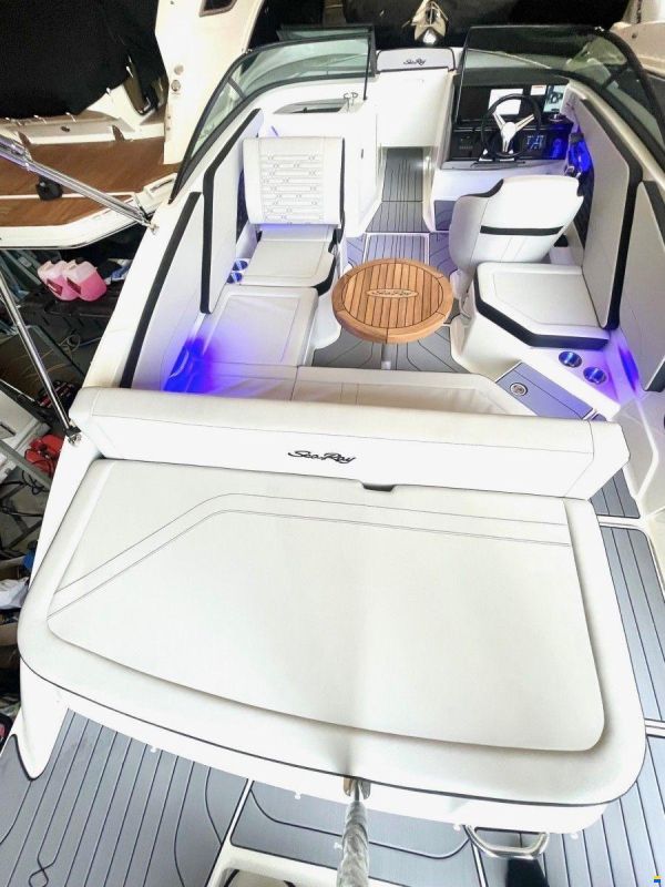Sea Ray 210 SPXE