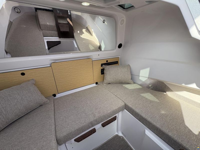 Axopar 29 XC Cross Cabin