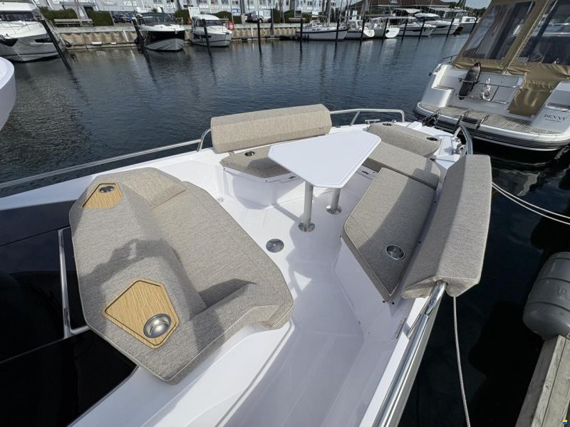 Axopar 29 XC Cross Cabin