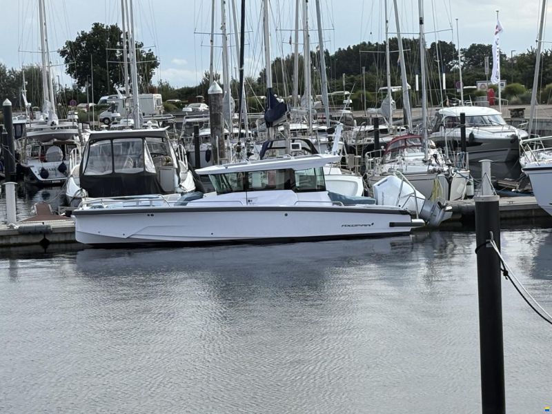 Axopar 29 XC Cross Cabin