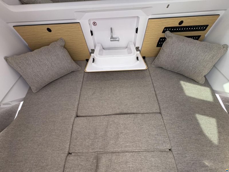 Axopar 29 XC Cross Cabin