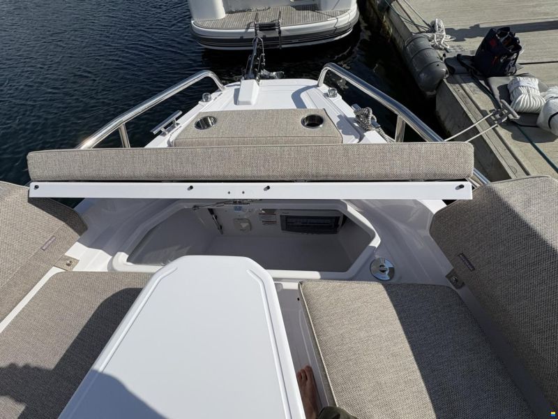 Axopar 29 XC Cross Cabin