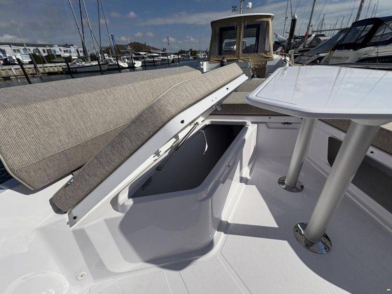 Axopar 29 XC Cross Cabin