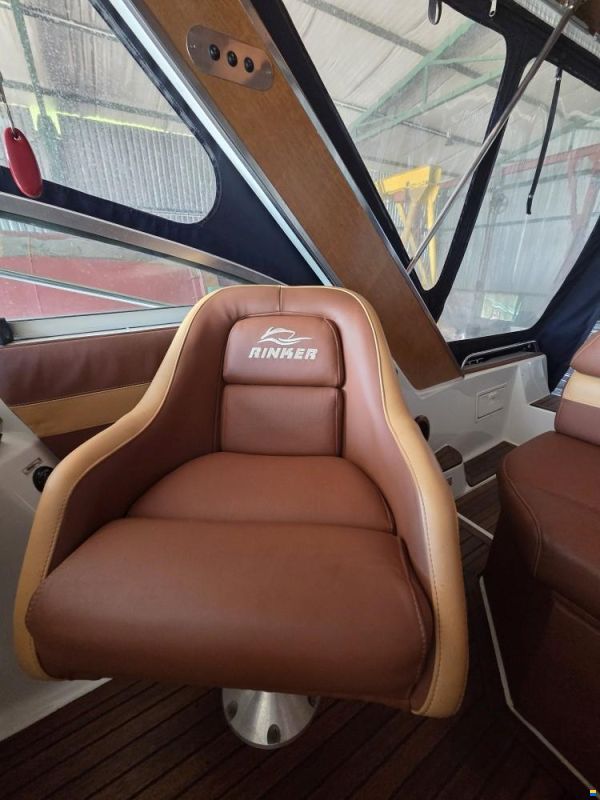 Rinker Fiesta Vee 260