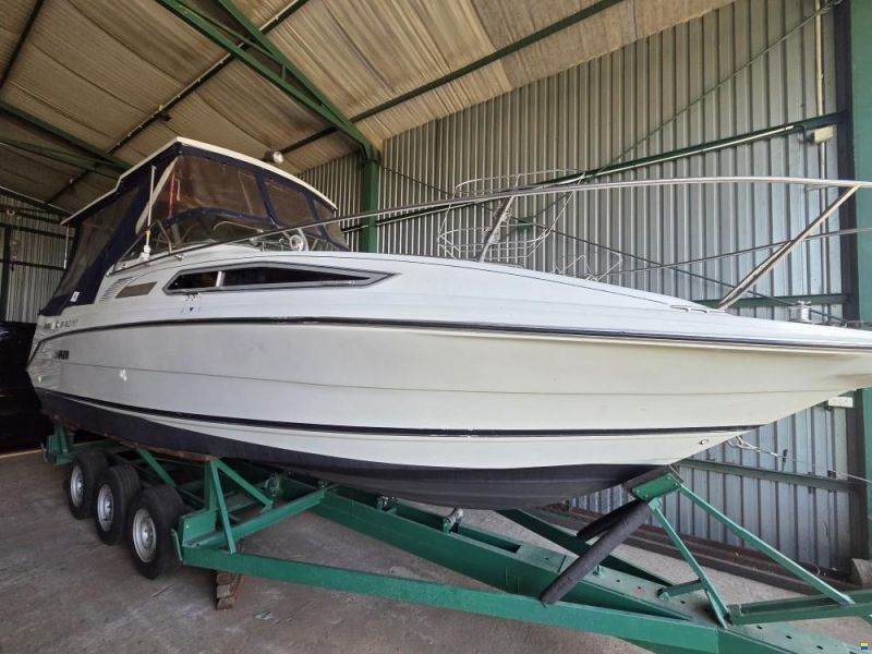 Rinker Fiesta Vee 260