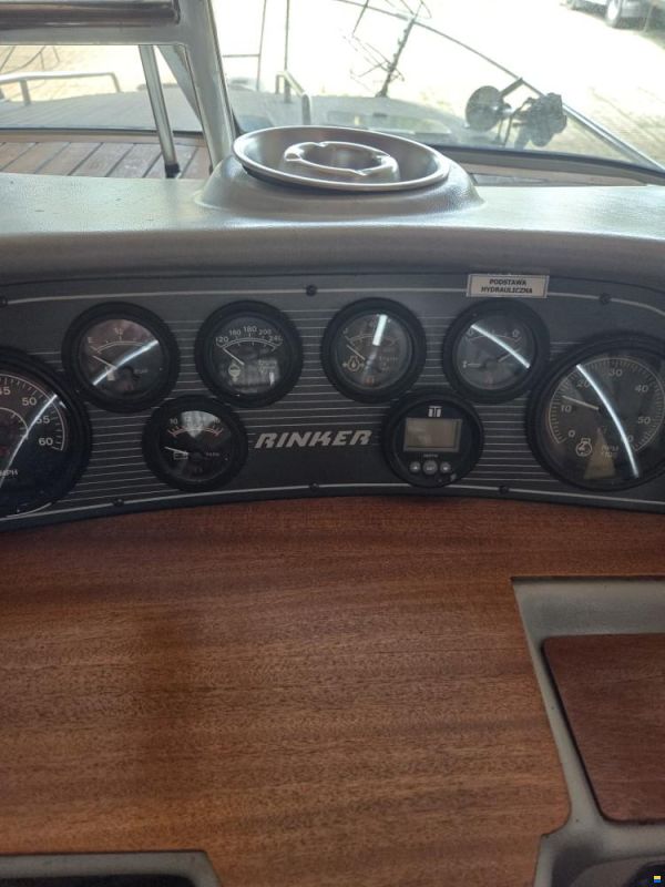 Rinker Fiesta Vee 260