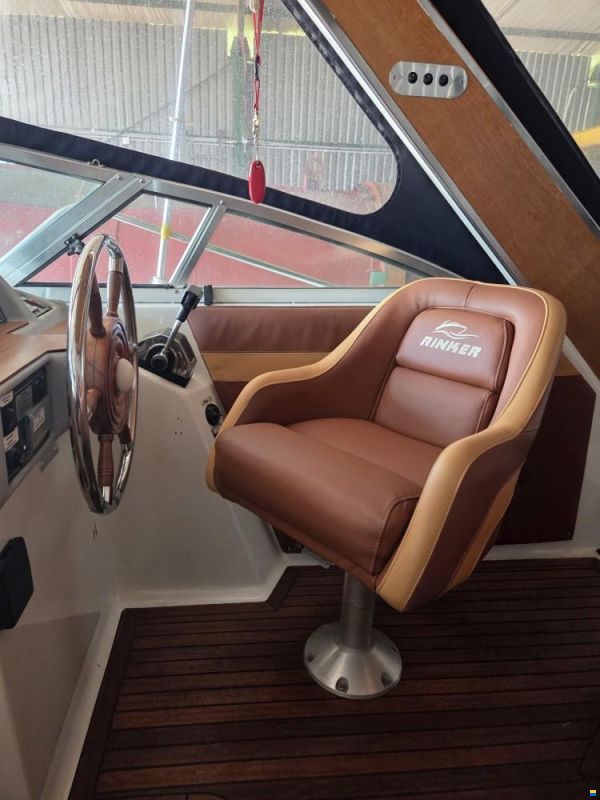 Rinker Fiesta Vee 260