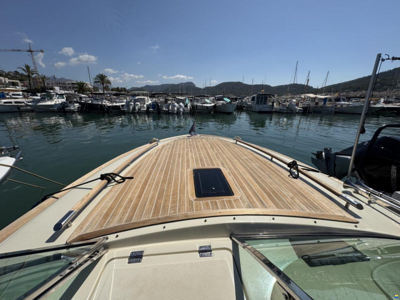 Chris Craft Corsair 28