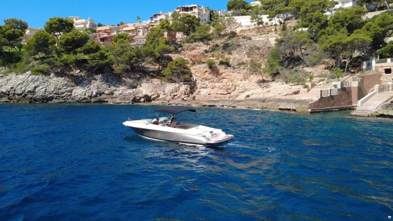 Chris Craft Corsair 28