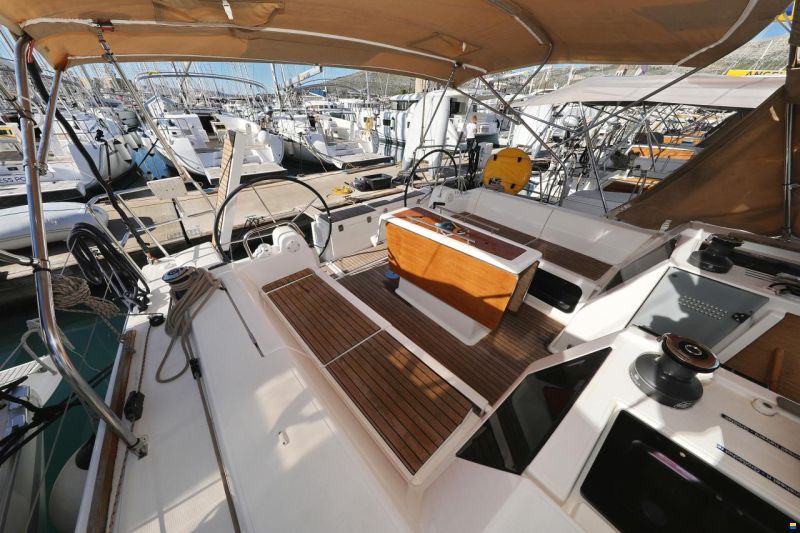 Dufour 412