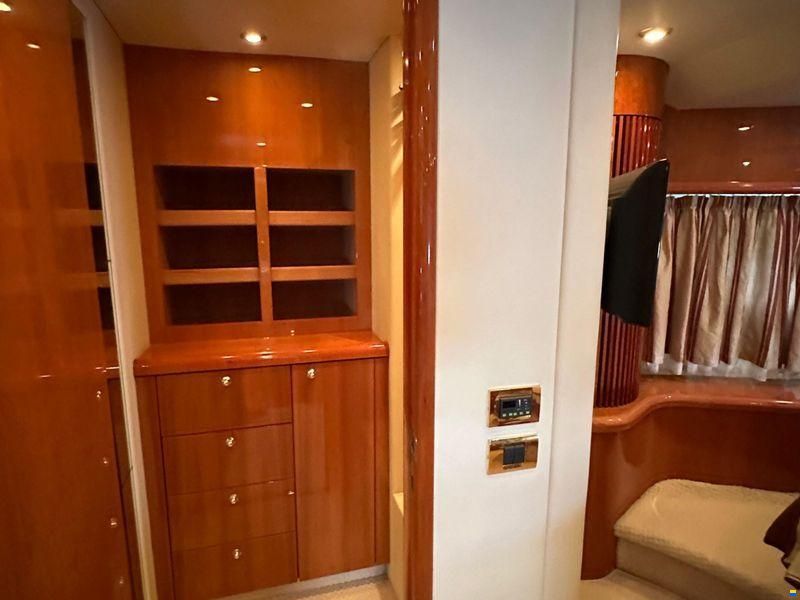 Sunseeker 75 Yacht