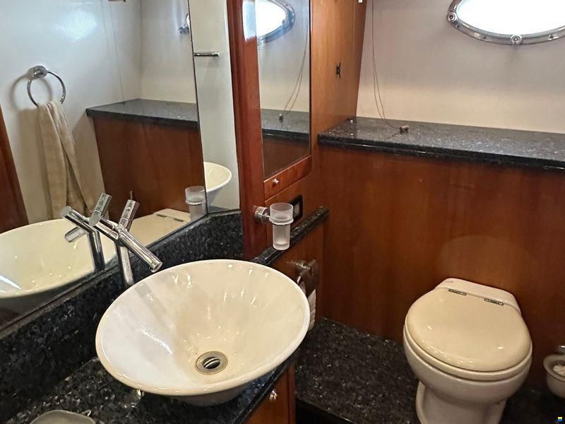 Sunseeker 75 Yacht