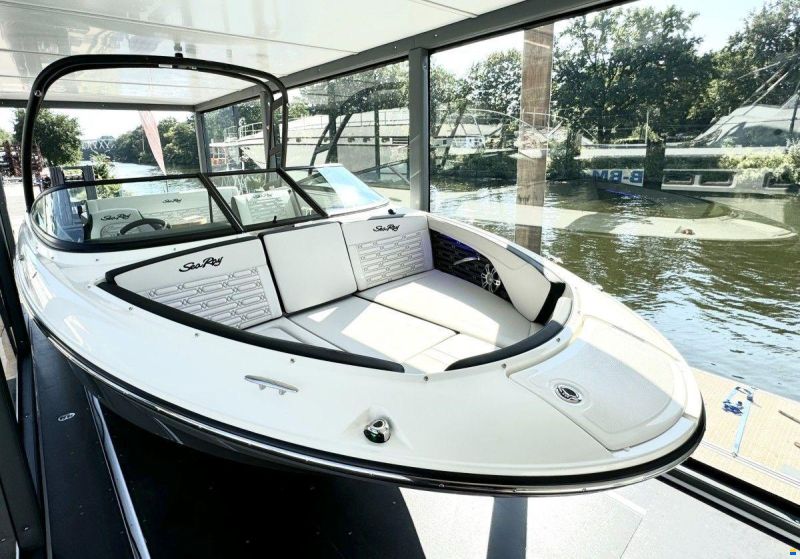 Sea Ray 210 SPXE SPN