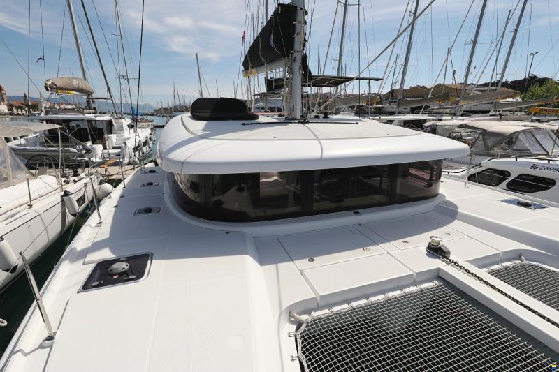 Lagoon 42