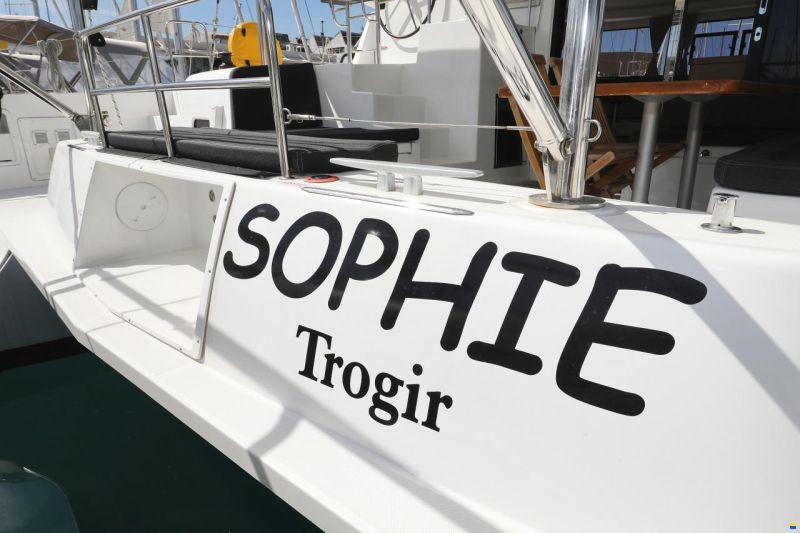 Lagoon 42