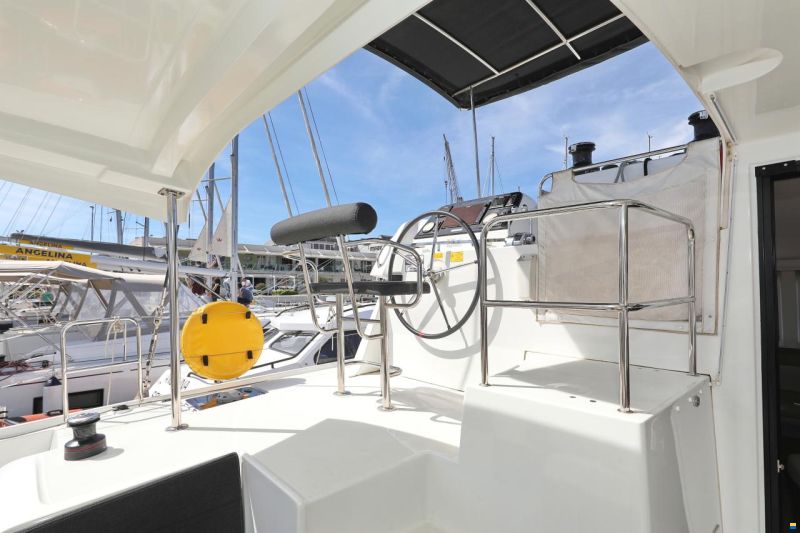 Lagoon 42