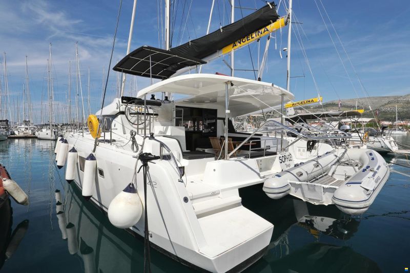 Lagoon 42