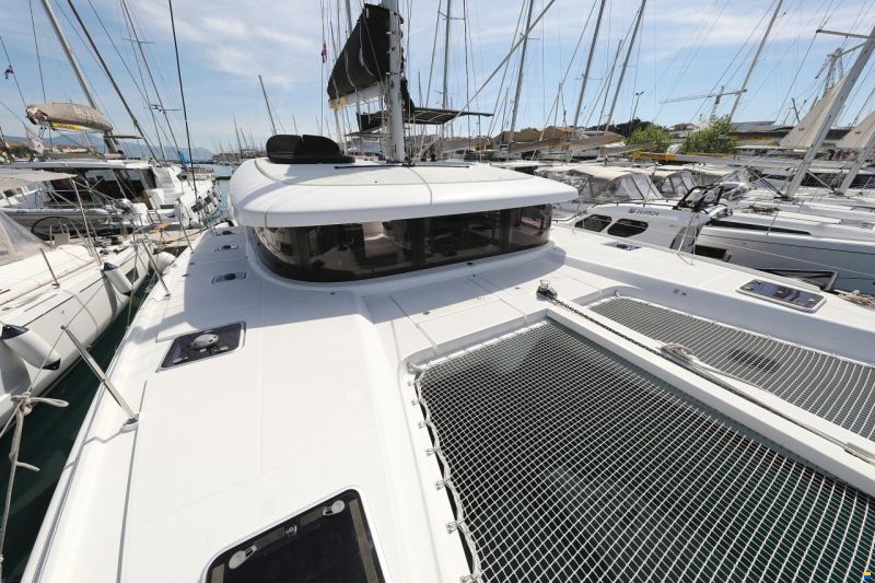 Lagoon 42