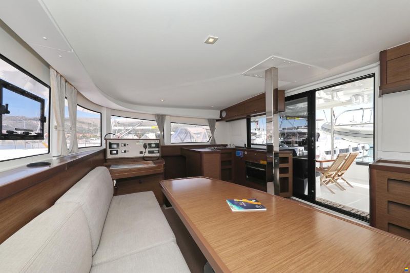 Lagoon 42