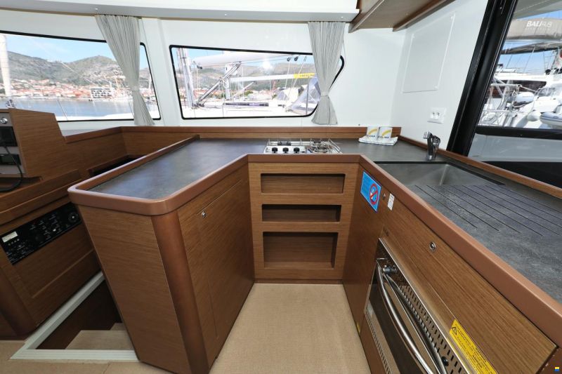 Lagoon 42