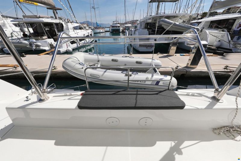 Lagoon 42