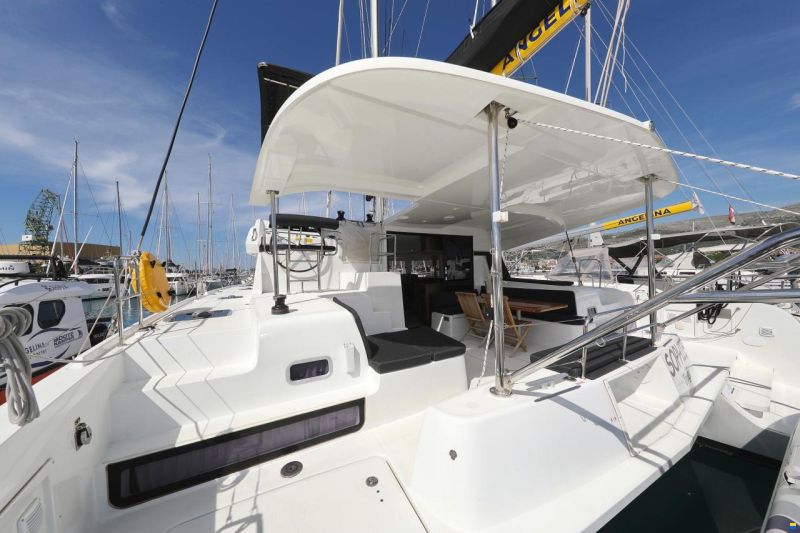 Lagoon 42